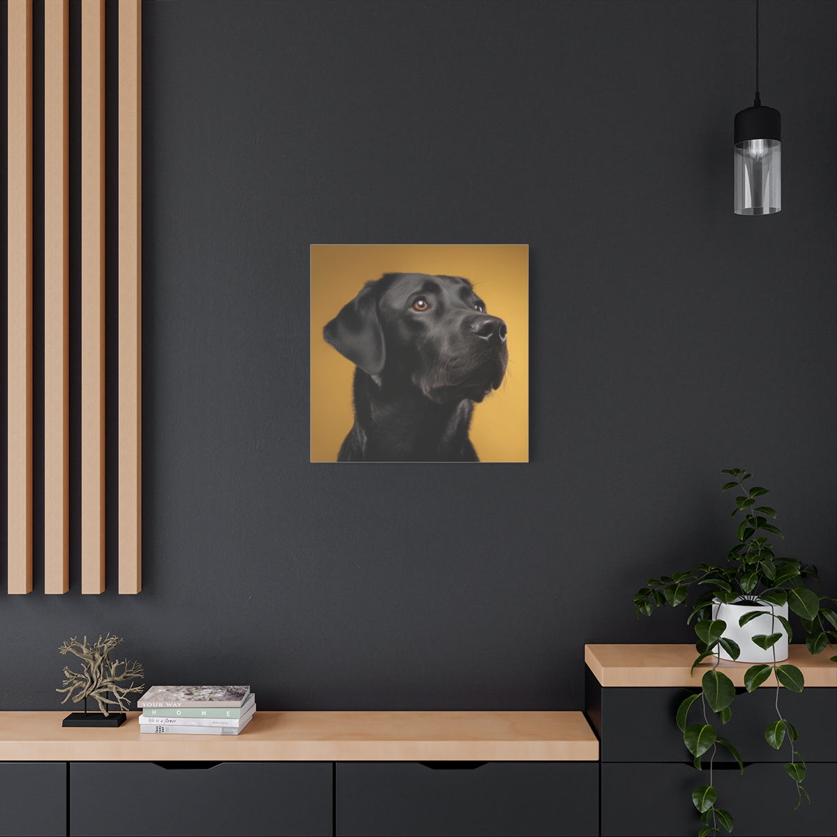 Czarny Labrador na Złotym Tle – Elegancki Portret Na Ścianę